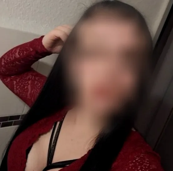 Ayla, 24