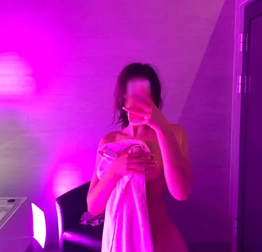 Daphne, 18