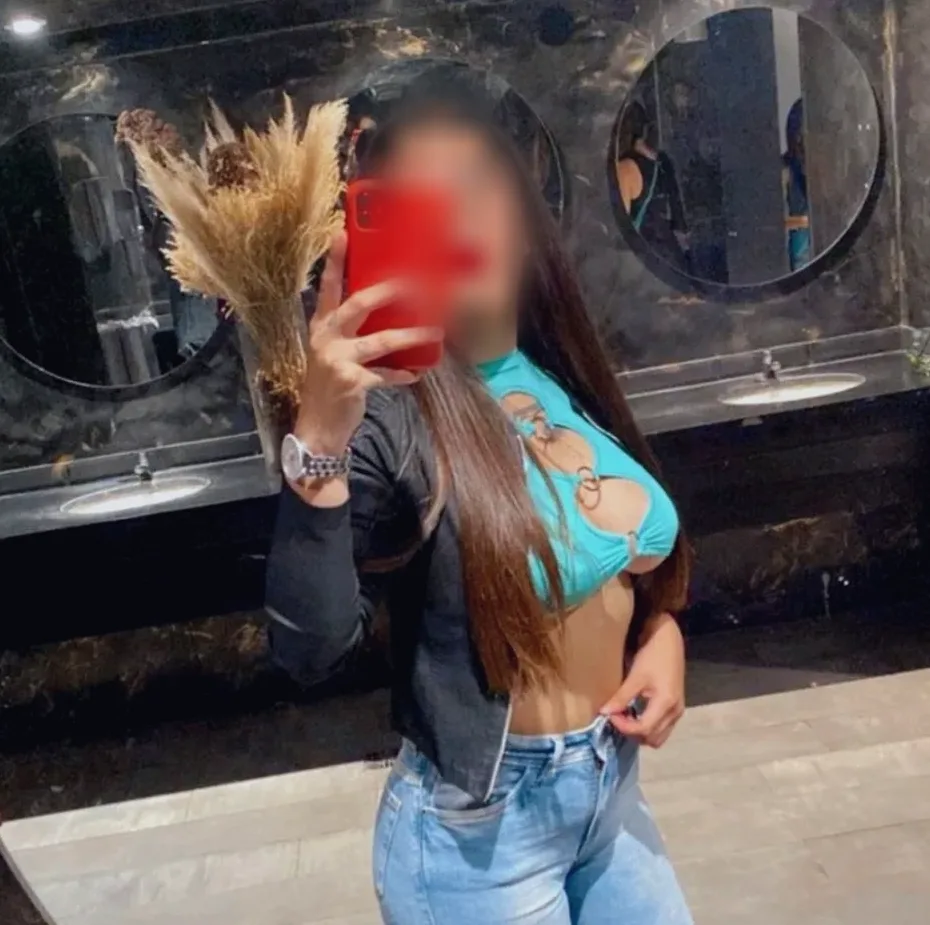 Elin, 35