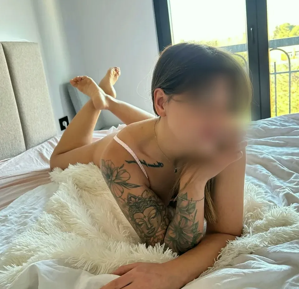 Nadia, 34